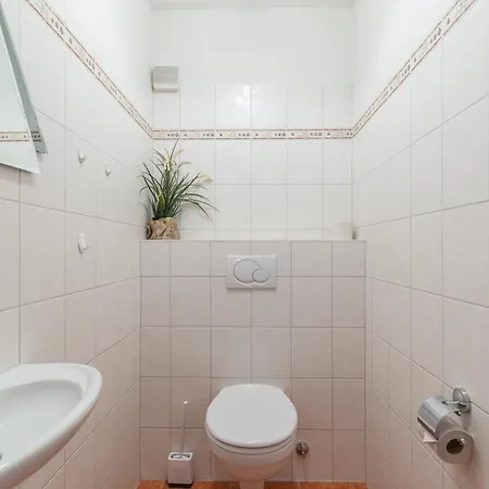 Haus Ostseeallee 18, 